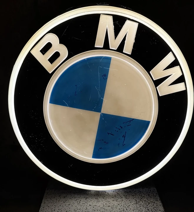 BMW - Image 10 of 15