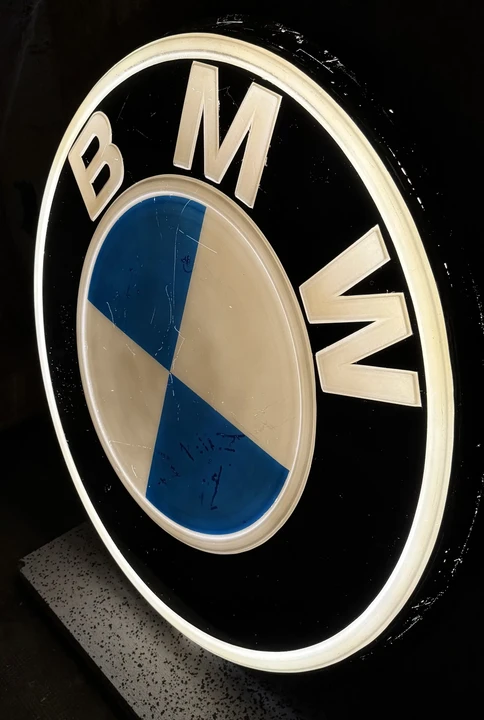BMW - Image 12 of 15