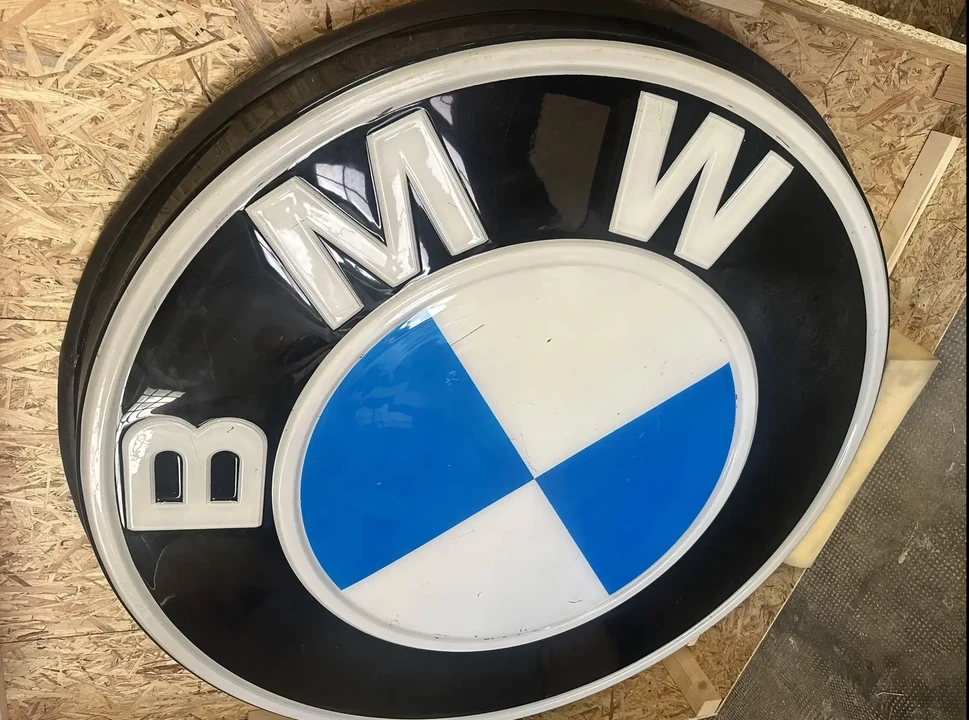 BMW - Image 3 of 15