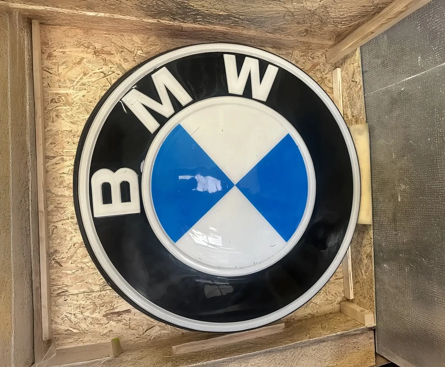 BMW - Image 9 of 15