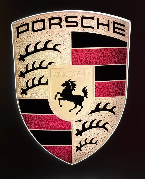 Porsche - Image 29 of 31