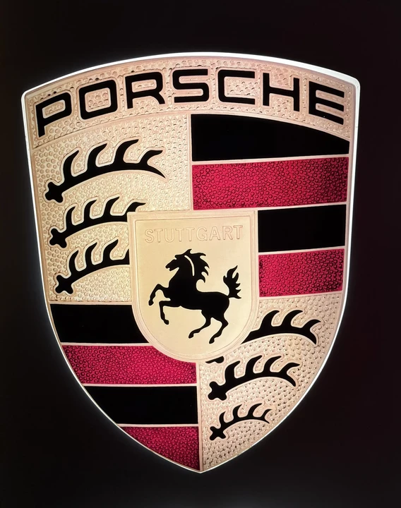 Porsche - Image 30 of 31