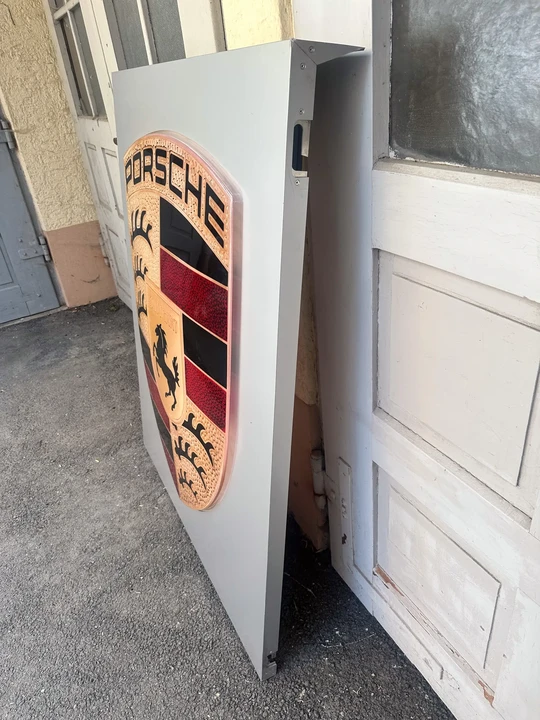 Porsche - Image 6 of 31