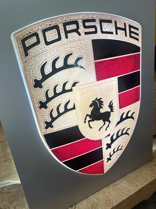 Porsche - Image 15 of 31