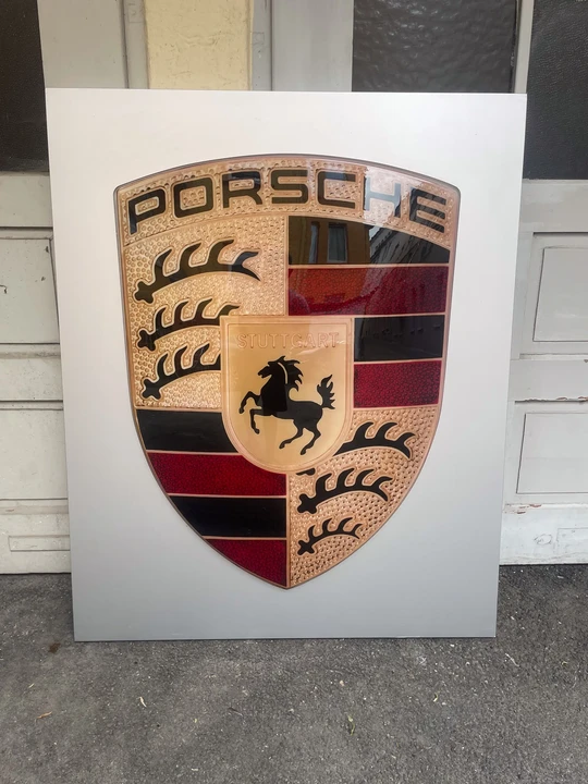 Porsche - Image 2 of 31
