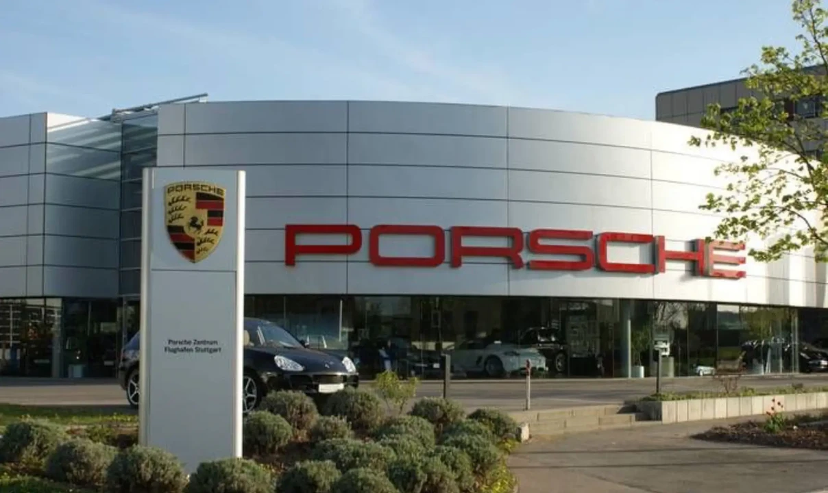 Porsche - Image 19 of 31