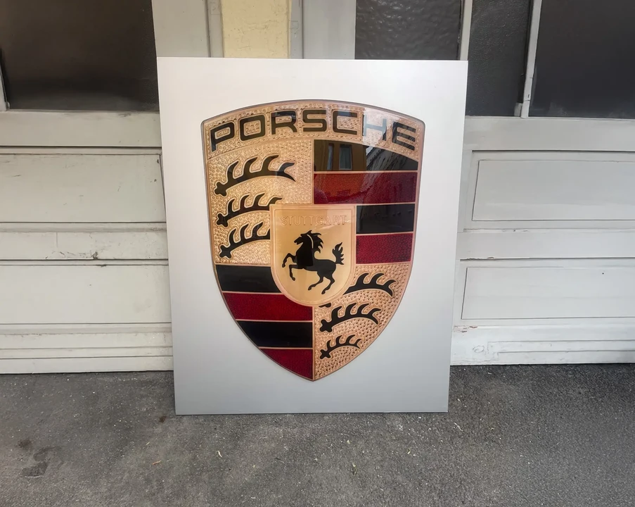 Porsche - Image 24 of 31