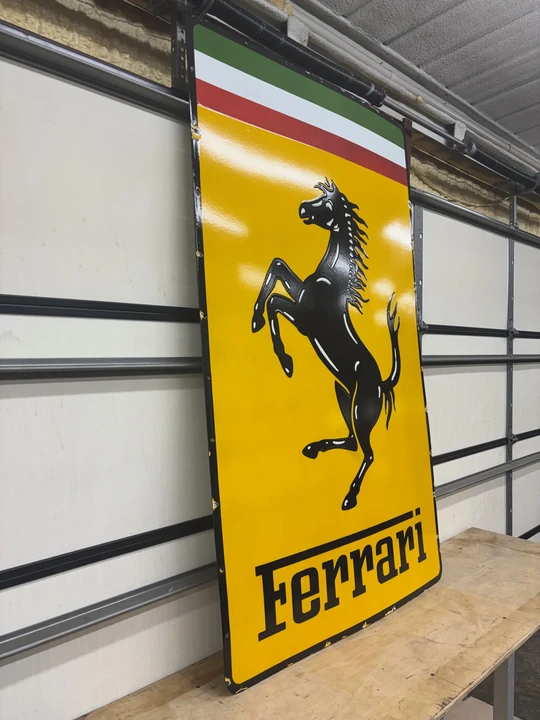 Ferrari - Image 3 of 10