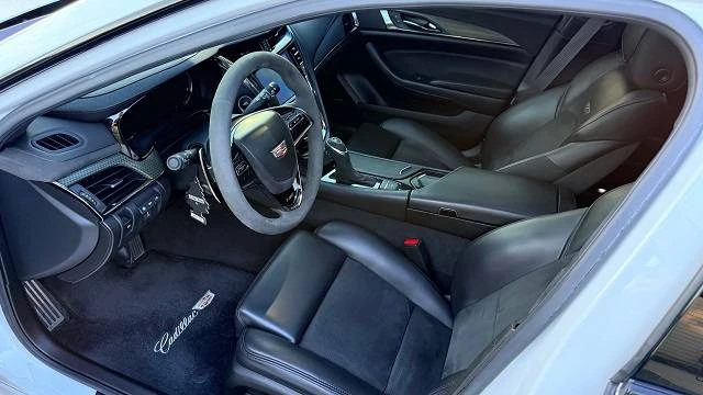 2017 Cadillac CTS-V 3rd Gen - Image 6 of 9