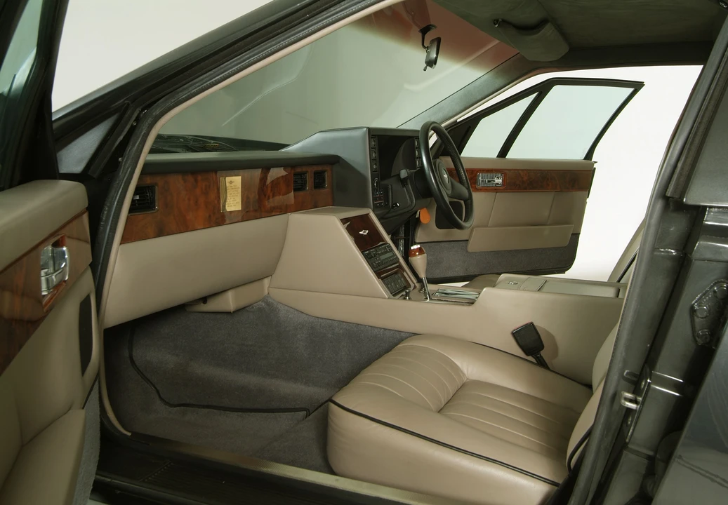 1990 Aston Martin Lagonda - Image 7 of 9