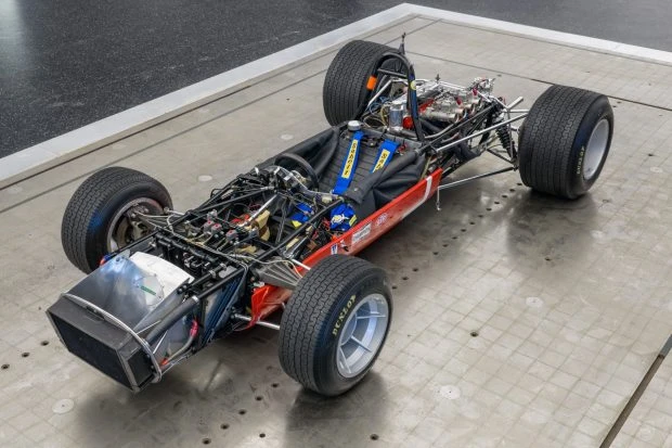 Vehicle image 4 of 10