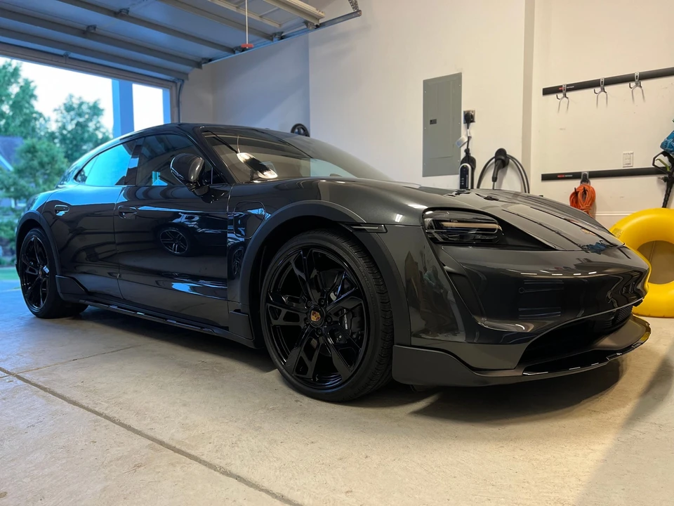 2023 Porsche Taycan 4 - Image 3 of 3
