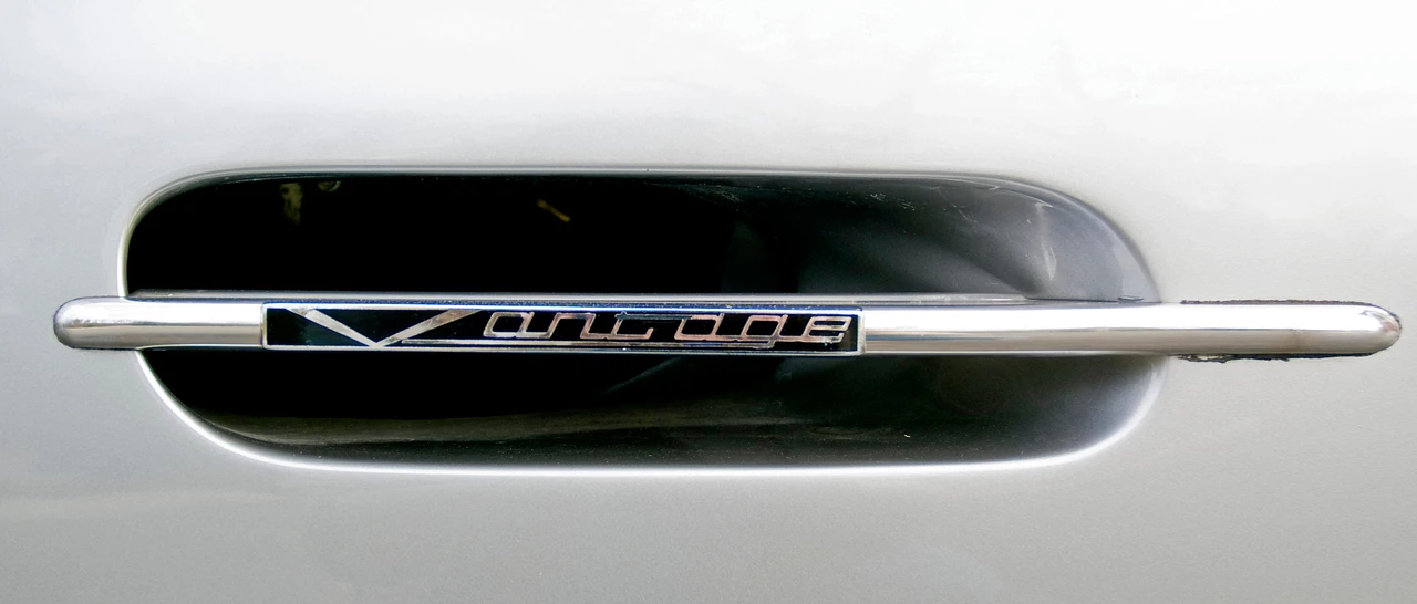 1969 Aston Martin DB6 Vantage - Image 6 of 14