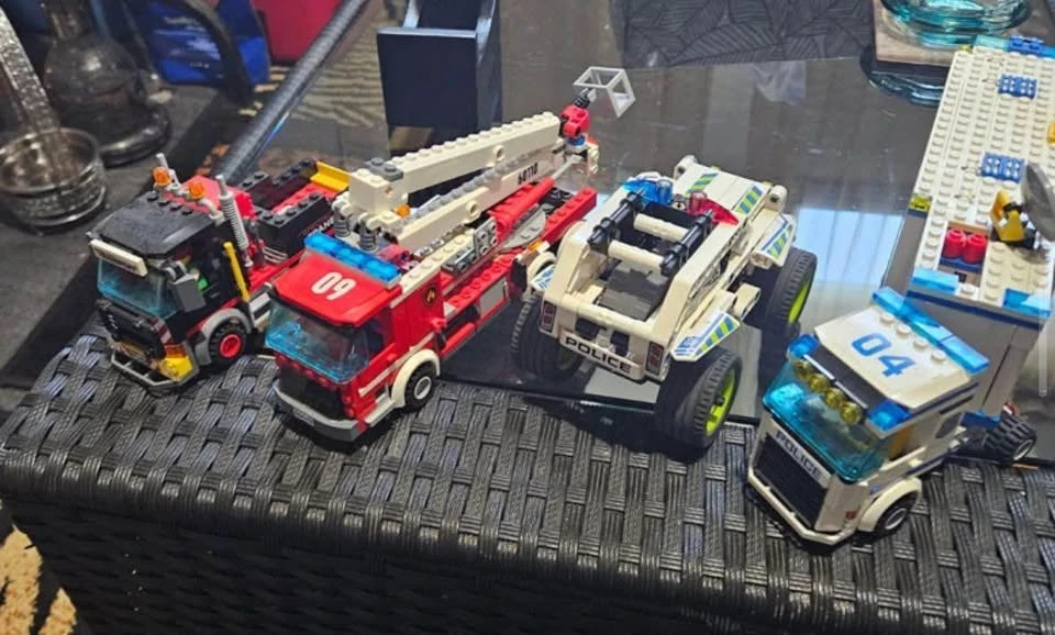 Parts & Memorabilia Scale Models - Image 2 of 7