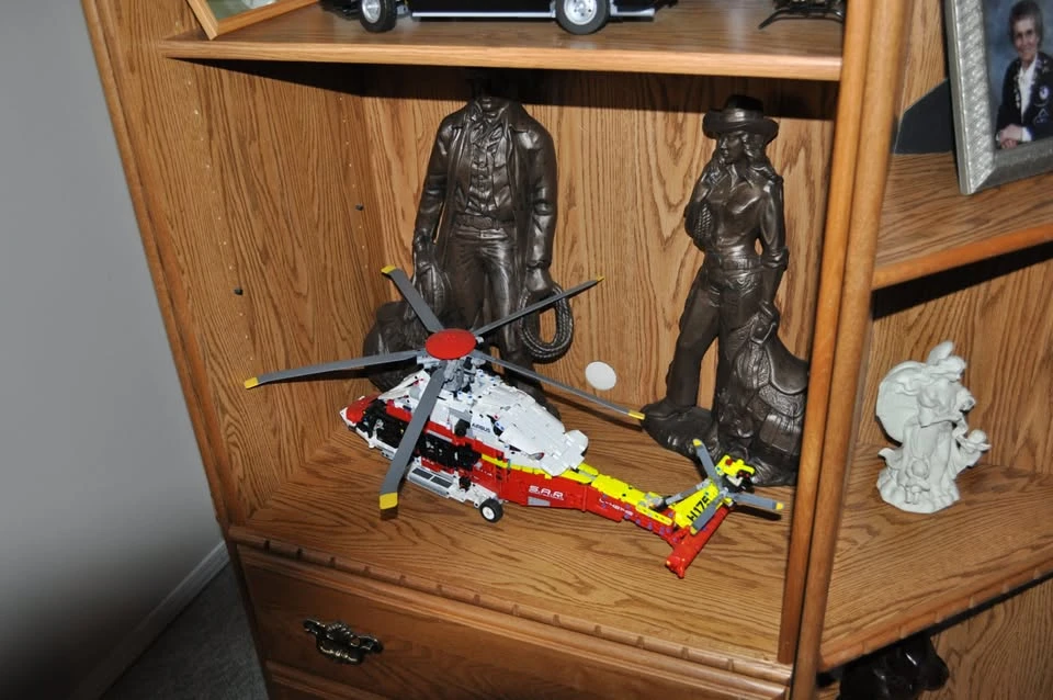 Parts & Memorabilia Scale Models - Image 2 of 5