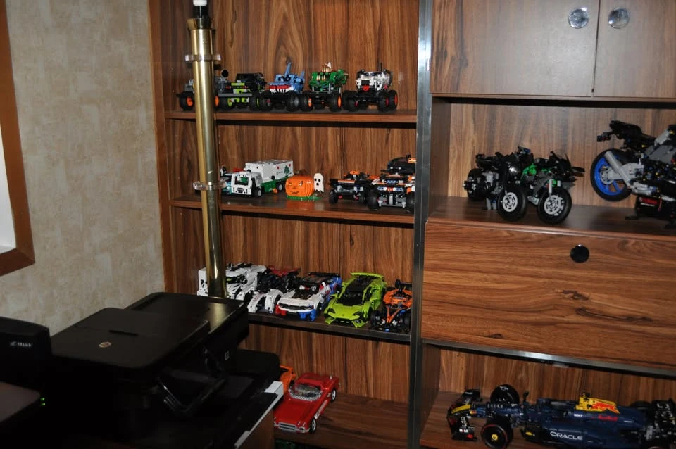 Parts & Memorabilia Scale Models - Image 3 of 5