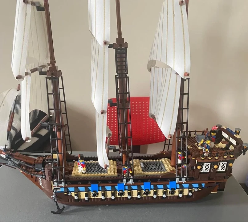 Parts & Memorabilia Scale Models - Image 4 of 10