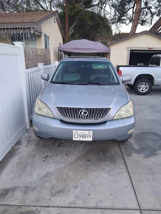 2005 Lexus RX 2nd Gen - Image 2 of 6