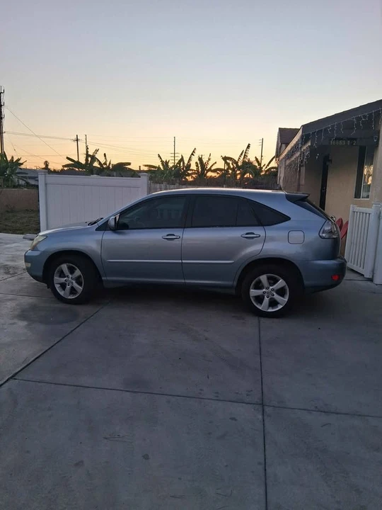 2005 Lexus RX 2nd Gen - Image 4 of 6