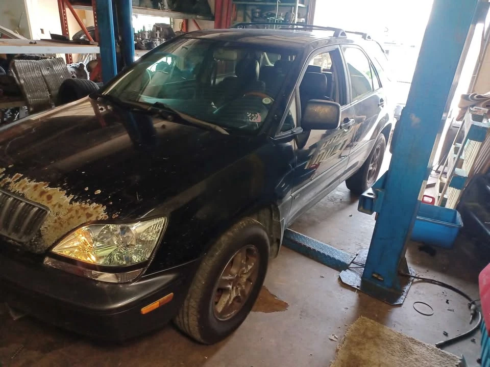 2002 Lexus RX 1st Gen - Image 2 of 9