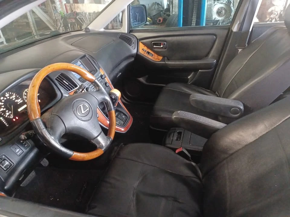 2002 Lexus RX 1st Gen - Image 9 of 9