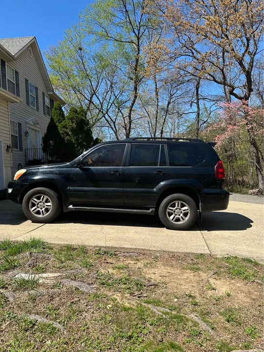 2004 Lexus GX 1st Gen - Image 3 of 4