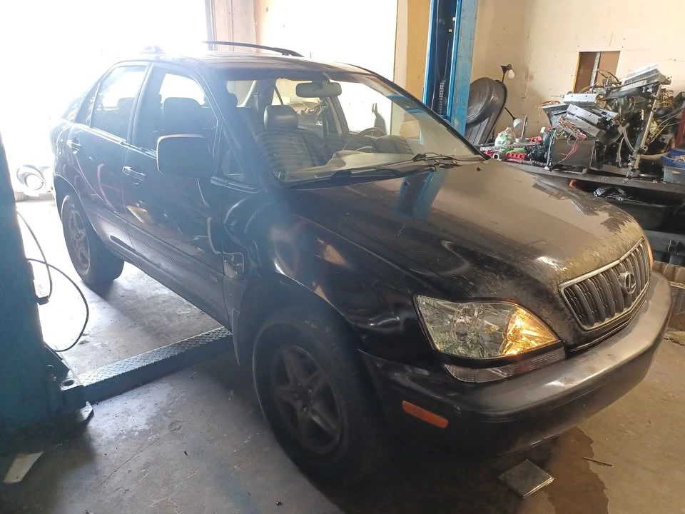 2002 Lexus RX 1st Gen - Image 3 of 9