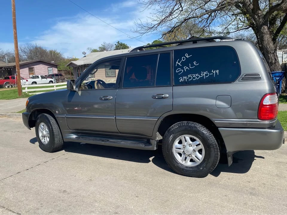 2000 Lexus LX 2nd Gen - Image 3 of 9