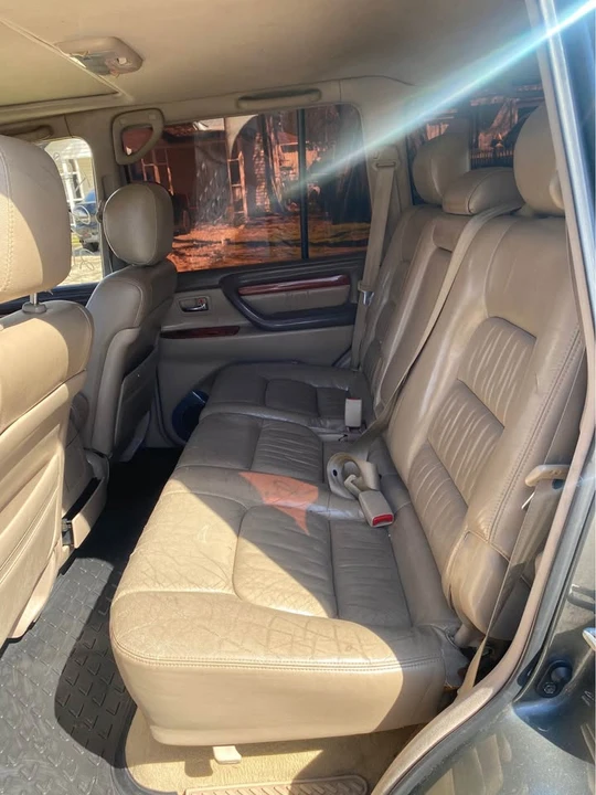 2000 Lexus LX 2nd Gen - Image 4 of 9