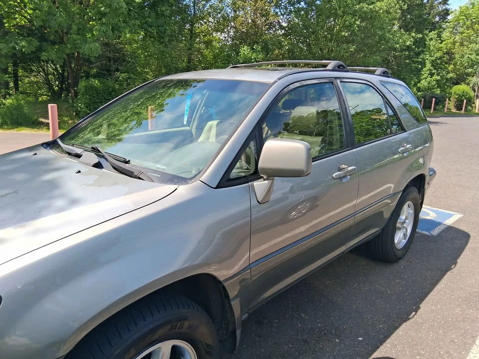 2000 Lexus RX 1st Gen - Image 2 of 10