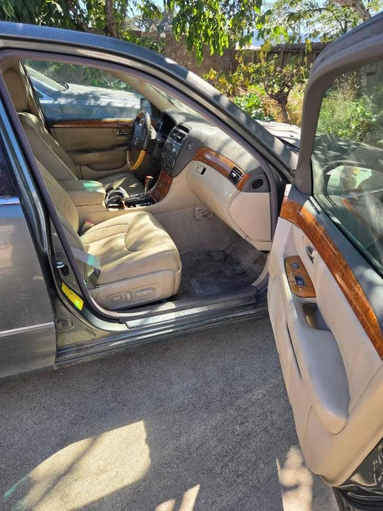 2004 Lexus LS 3rd Gen - Image 2 of 10