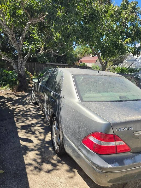2004 Lexus LS 3rd Gen - Image 9 of 10