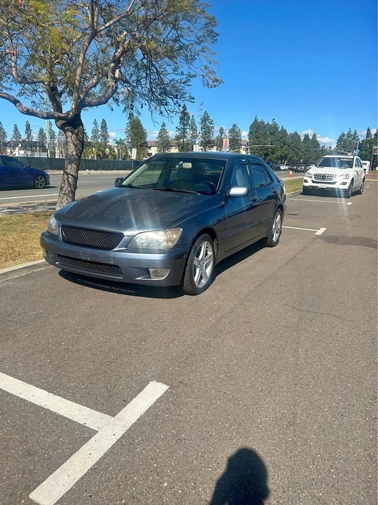 2004 Lexus IS 1st Gen - Image 2 of 3