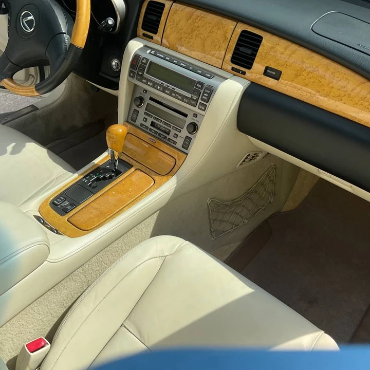 2005 Lexus SC430 - Image 10 of 14
