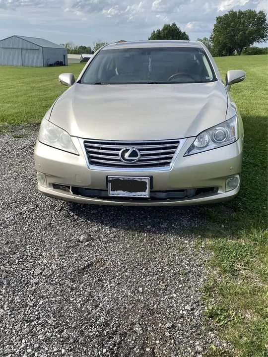 2010 Lexus ES 5th Gen - Image 2 of 4
