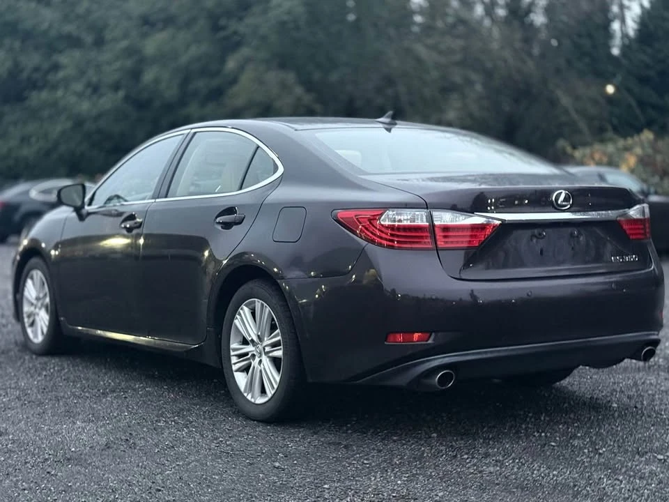 2011 Lexus IS F 2nd Gen - Image 5 of 9