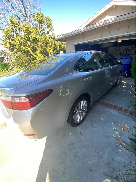 2013 Lexus ES 6th Gen - Image 3 of 7