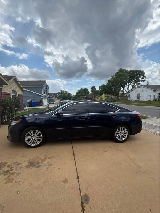 2015 Lexus ES 6th Gen - Image 3 of 5