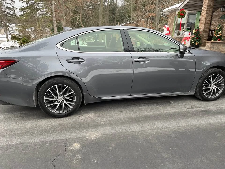 2016 Lexus ES 6th Gen - Image 2 of 9