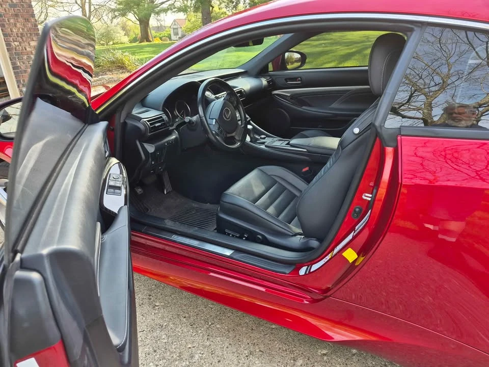 2016 Lexus RC - Image 2 of 4