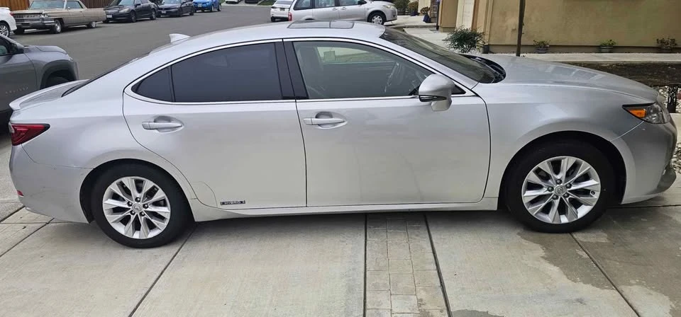 2015 Lexus ES 6th Gen - Image 6 of 7