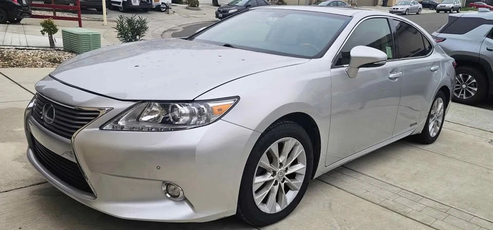 2015 Lexus ES 6th Gen - Image 4 of 7
