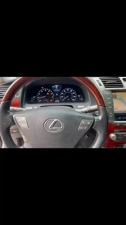 Lexus LS 4th Gen - Image 10 of 10