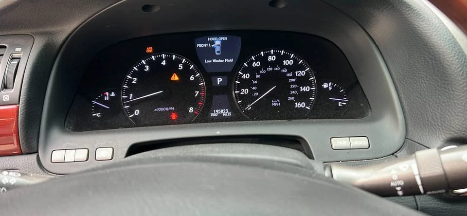 Lexus LS 4th Gen - Image 2 of 10