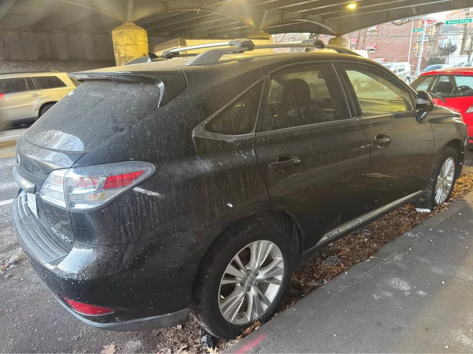2010 Lexus RX 3rd Gen - Image 5 of 10