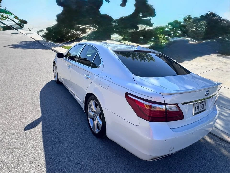 2012 Lexus LS 4th Gen - Image 3 of 10