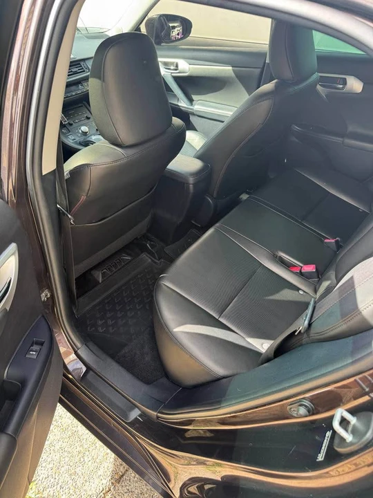 Lexus CT - Image 2 of 6