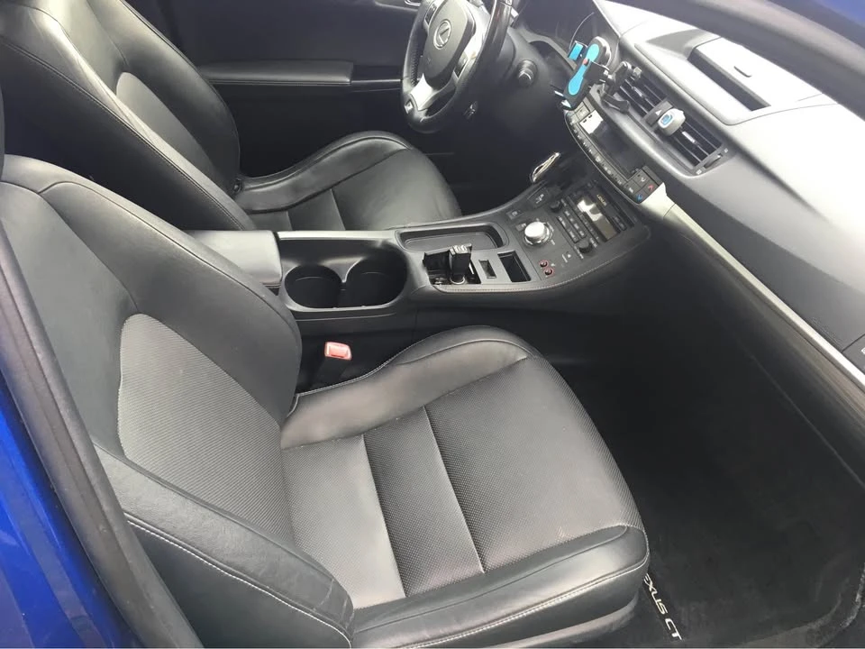 Lexus CT - Image 4 of 6