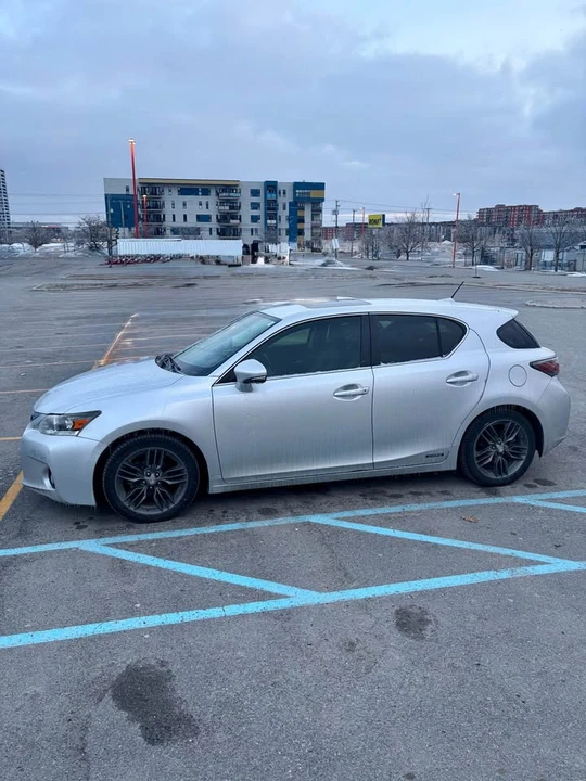 2013 Lexus CT - Image 2 of 10