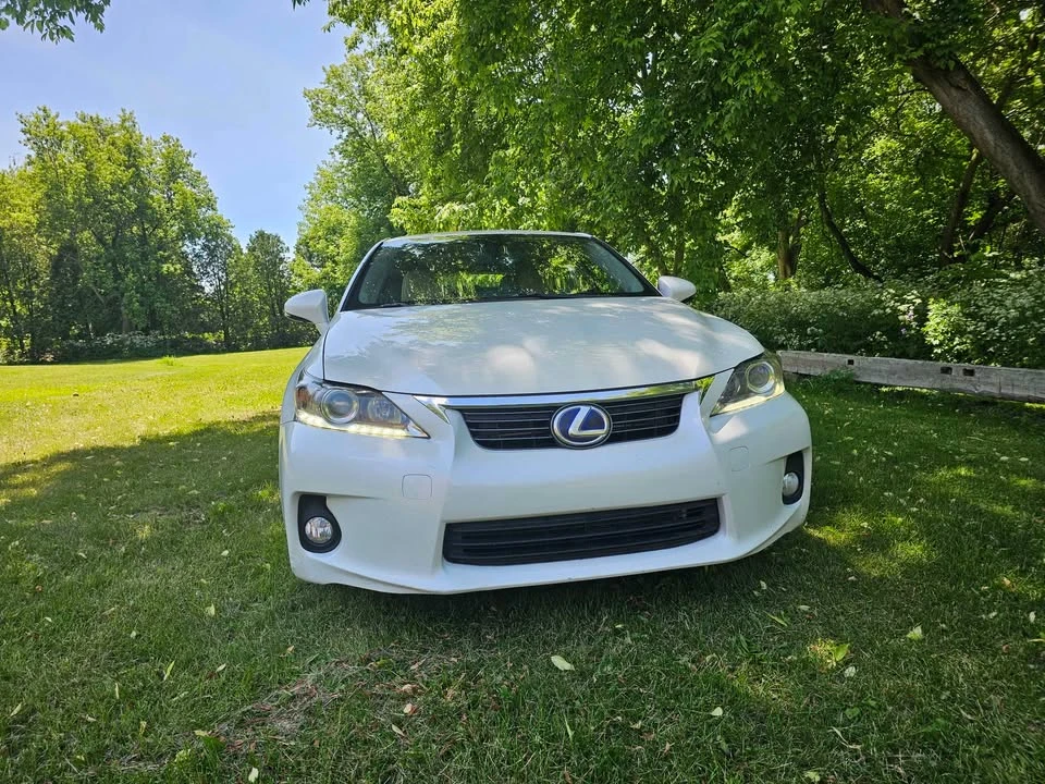 2012 Lexus CT - Image 2 of 10
